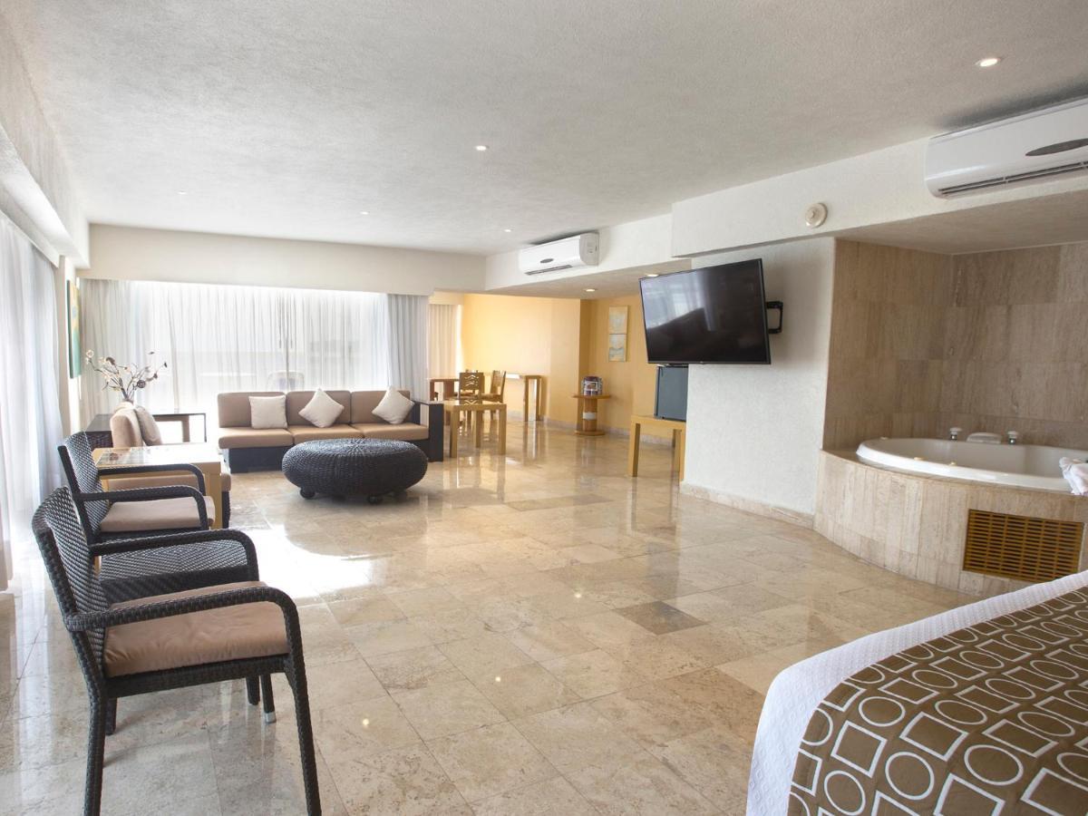 Hs Hotsson Hotel Acapulco Buitenkant foto Suite at the Grand Palladium Hotel